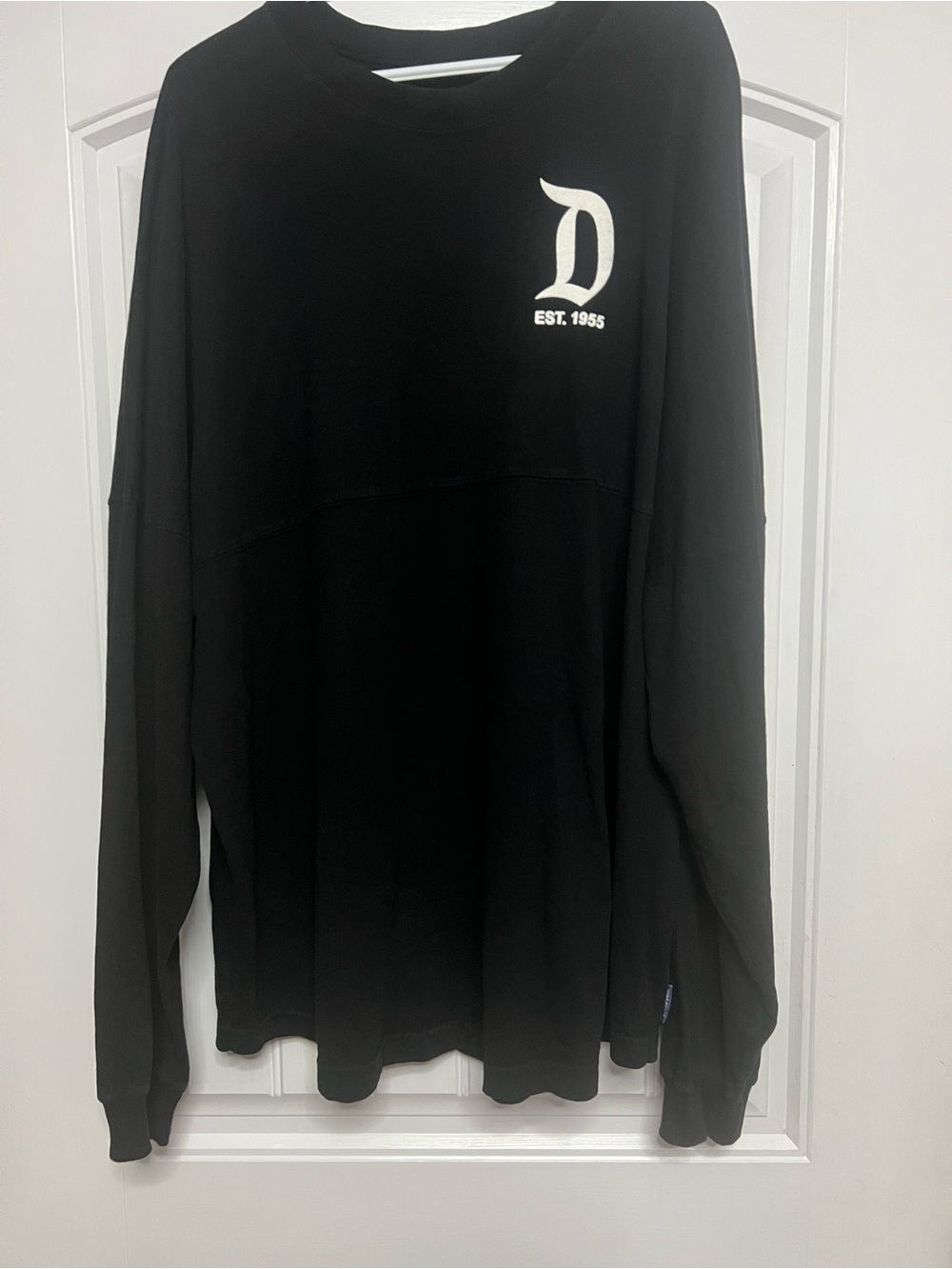 Disneyland Resort Black with White writing Spirit Jersey XXL GUC